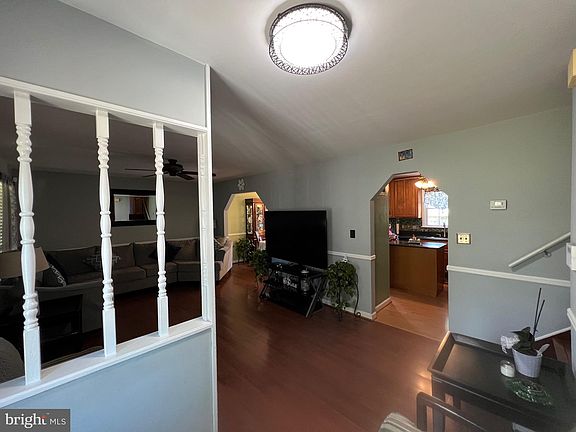 5th image of 214 Gerber Dr
