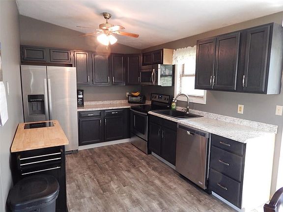 4th image of 51 Southview Dr