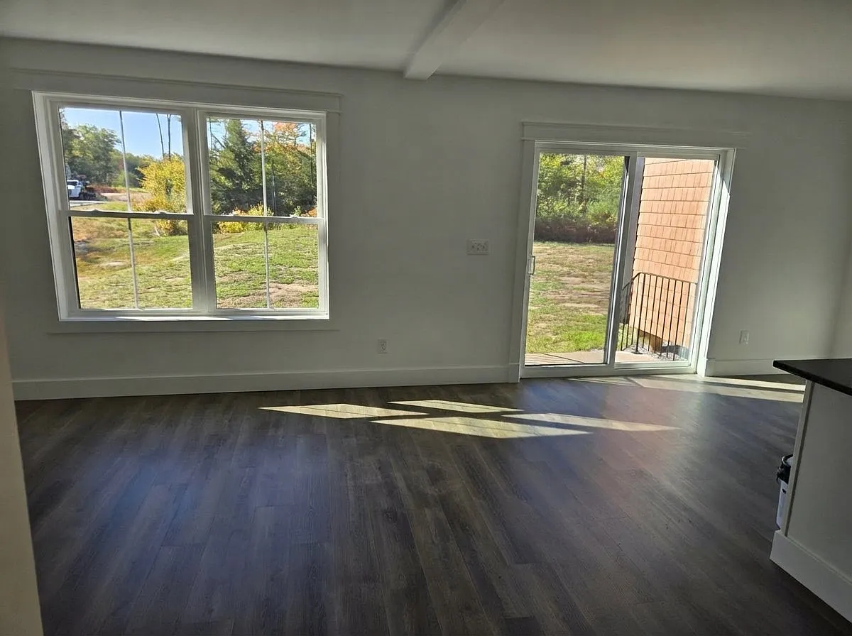 NEW - 3 Bedroom 2.5 bath Condo with oversized garage and full basement — Photo 3