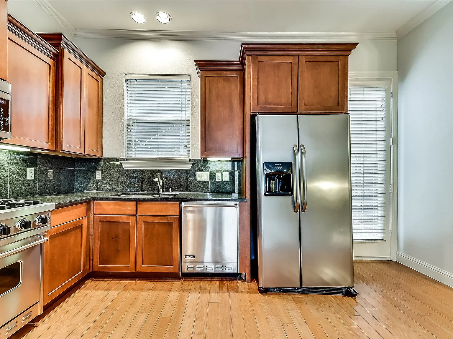 3 bed, 2.5 bath, 1528 sqft, $3,600 — Photo 4