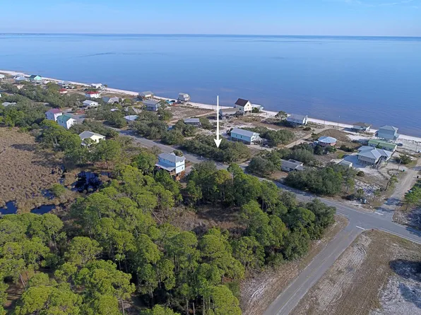3 Sailfish St, Panacea, FL 32346