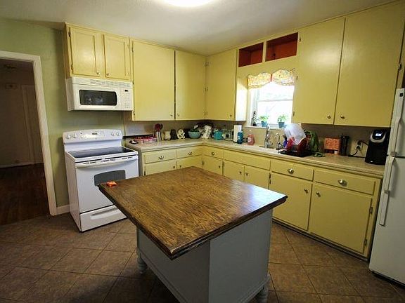4th image of 1203 Haines Dr