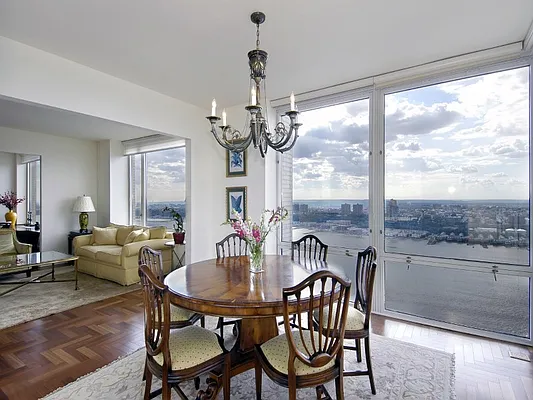 Rented by Sotheby's International Realty | media 2