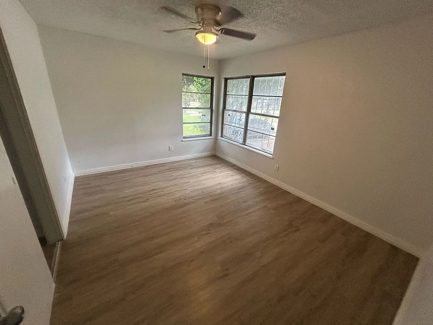 2129 E Illinois Ave — Photo 4
