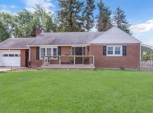 1273 Meadow Dr, Aliquippa, PA