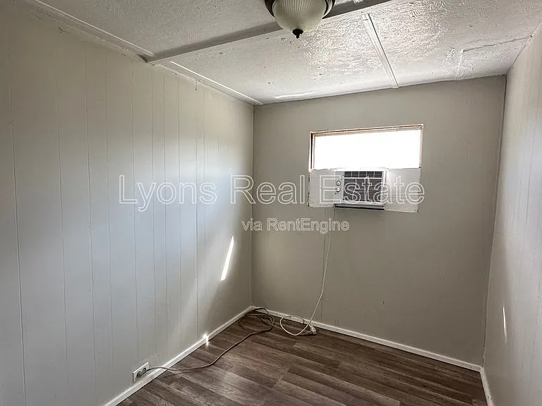 8086 Heck Dr #1A — Photo 6