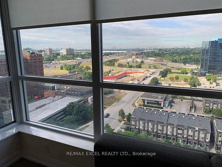 151 Village Green Sq #1806 — Photo 15