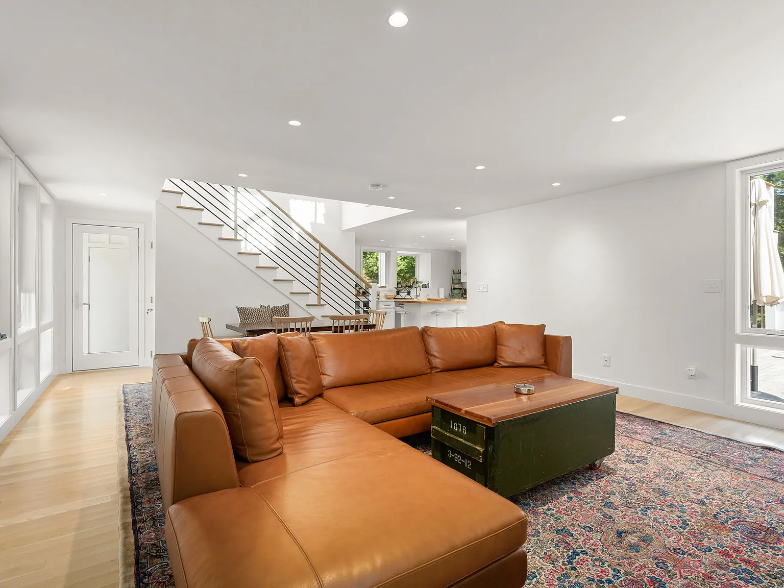 3 bed, 1800 sqft, $7,000 — Photo 2