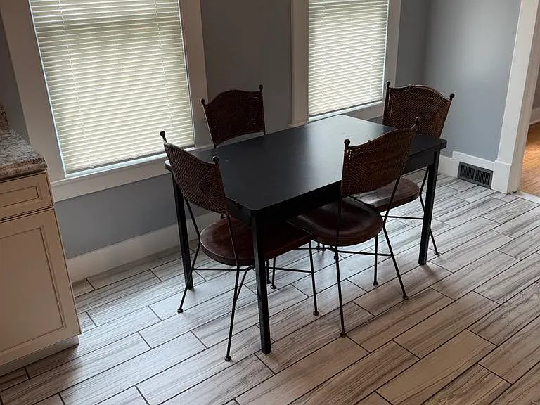 219 Stanley St #1 — Photo 4