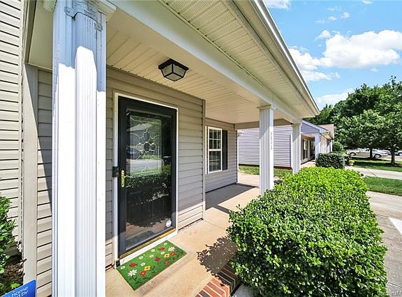 2nd image of 6849 Parkers Crossing Dr