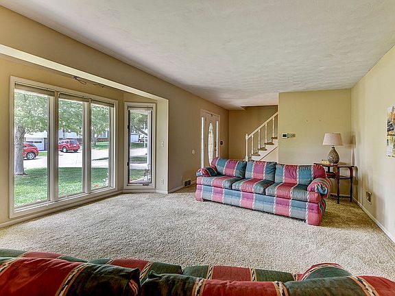 Living room bay window