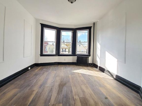 5th image of 144 Clendenny Ave #1LA