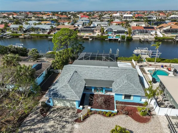 909 Birdie Way, Apollo Beach, FL 33572