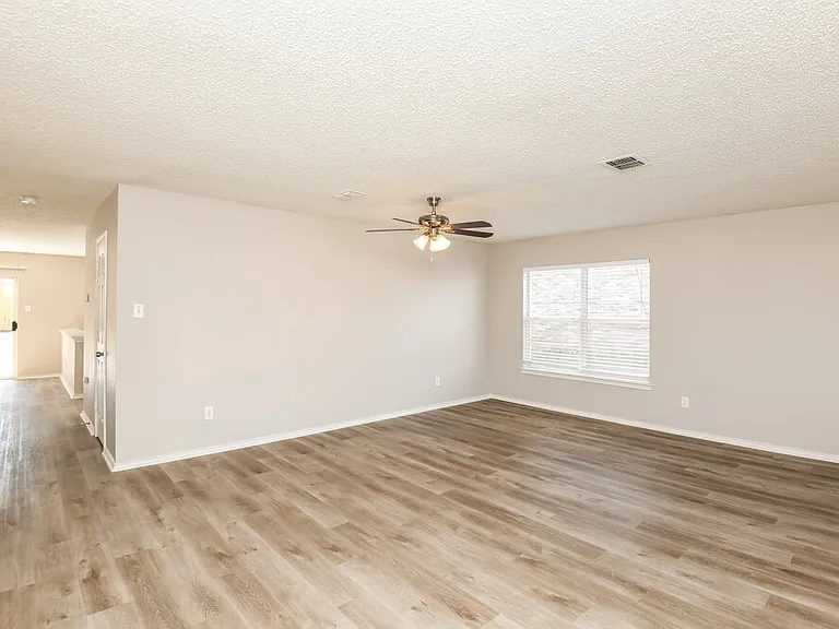 720 King St — Photo 10