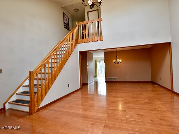 5th image of 759 Tall Oaks Drive