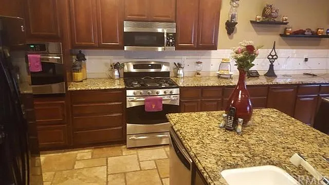 Huge Kitchen with an Island