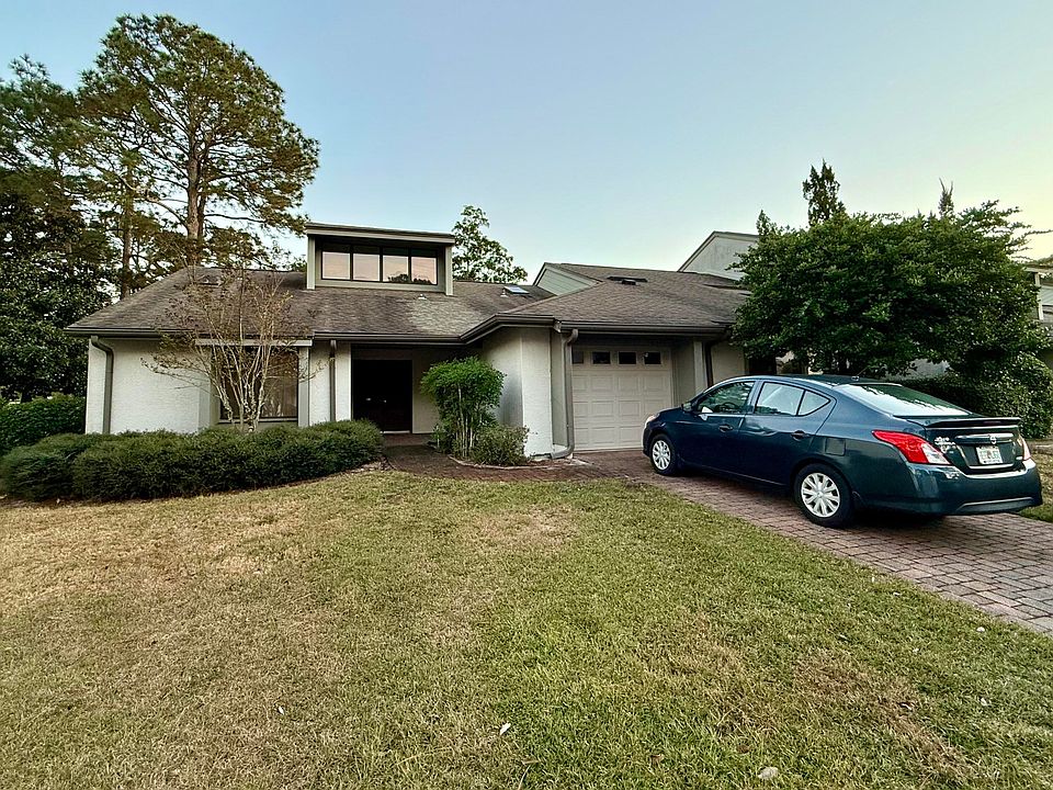 1st image of 136 Gleneagles Dr