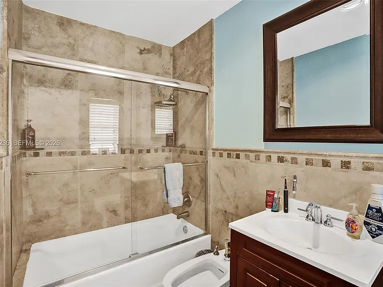 1534 Palancia Ave — Photo 44