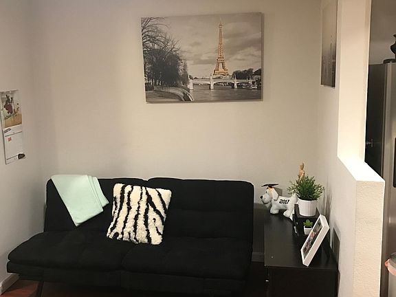 4th image of 7215 Apricot Dr