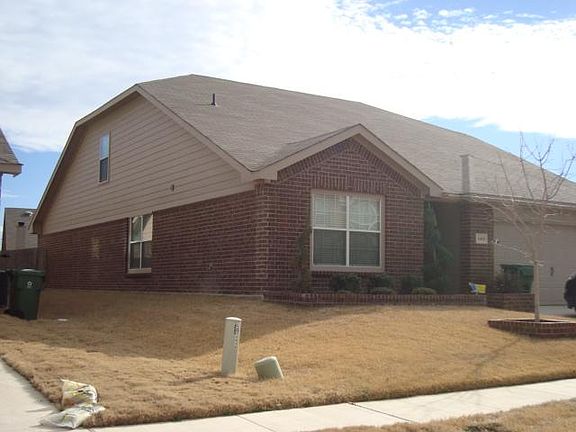 3rd image of 1410 Everglades Ct
