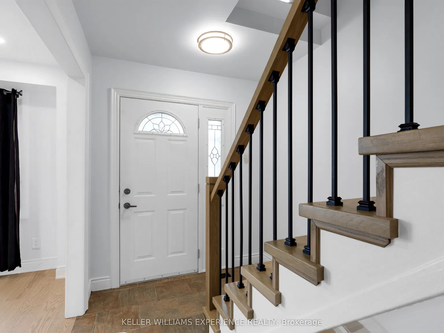 4 bed, $2,400 — Photo 2