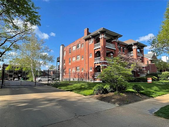 2nd image of 5592 Waterman Blvd APT B2