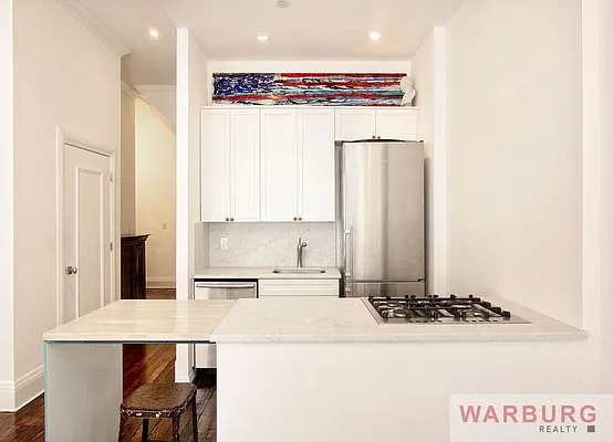 Sold by Warburg | media 6