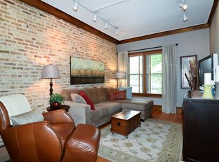3940 N Fremont St APT 1, Chicago, IL 60613