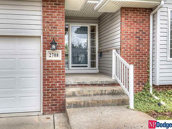 3rd image of 2708 Fountain Cir