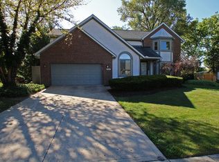 12678 Oakmere Dr NW, Pickerington, OH