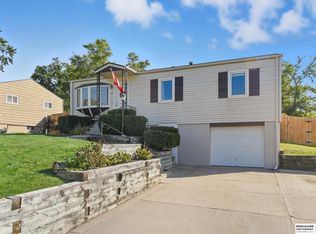 419 Highland Dr, Gretna, NE 68028