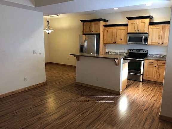 3rd image of 1043 Road Runner St APT 8