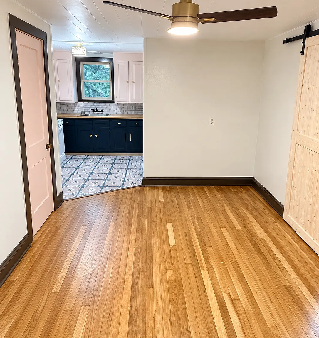 1 bed, $1,220 — Photo 2