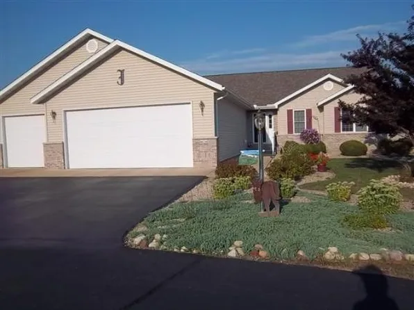 N6744 Turtle Ln, Pardeeville, WI 53954