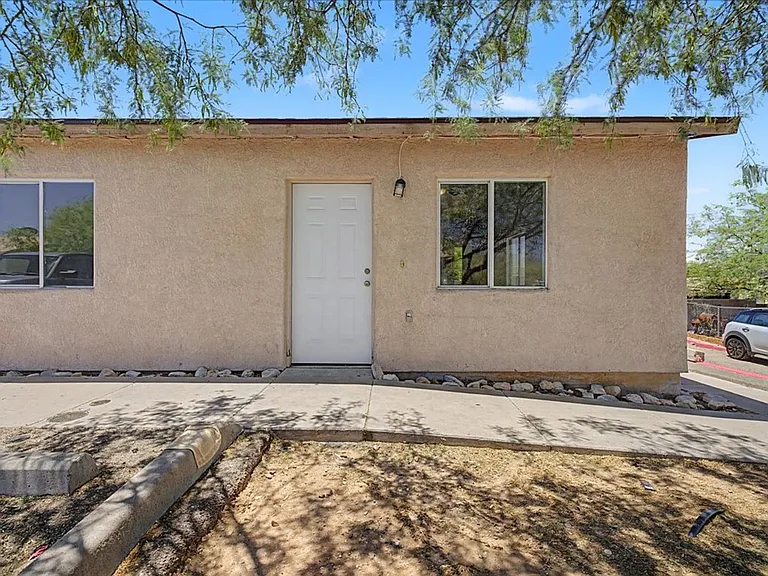 81 E Laguna St #1 & 2 — Photo 3