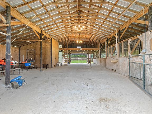 2nd image of 12043 Anderson Rd