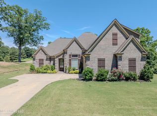 48 Byhalia Creek Farms Rd E, Byhalia, MS 38611