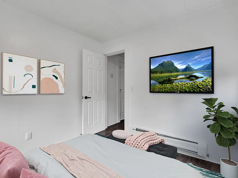 814 Vine St #4 — Photo 2