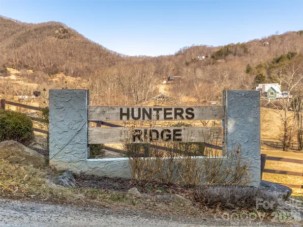 9999 Hunters Ridge Rd, Canton, NC 28716