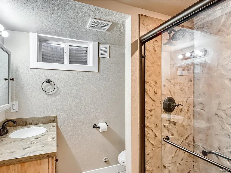 4010 S Jason St — Photo 10