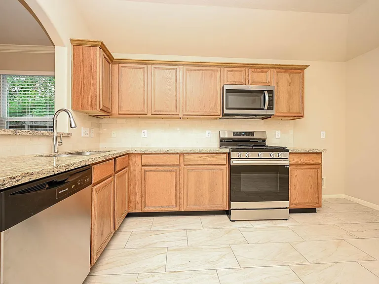 18518 Shadow Line Ct — Photo 13