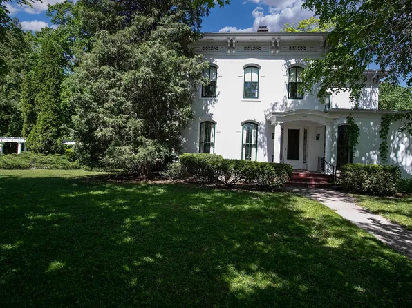 207 N Green Bay Rd, Appleton, WI 54911