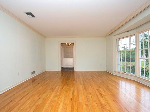 4th image of 1001 W Pinedale Dr