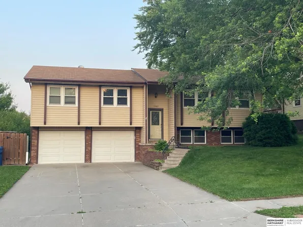 15005 Versaille St, Bellevue, NE 68123
