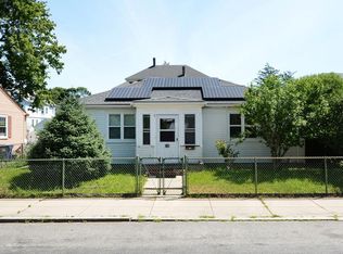 108 Lewiston St, Hyde Park, MA 02136