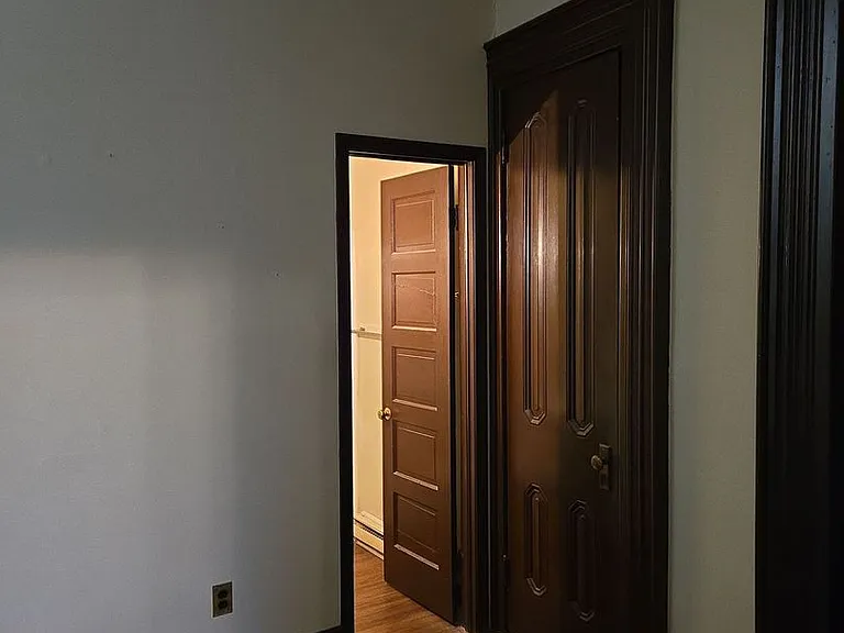 127 Lincoln Way W — Photo 6