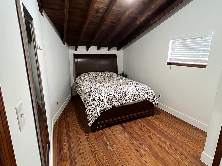 20 E 18th St #3 — Photo 11