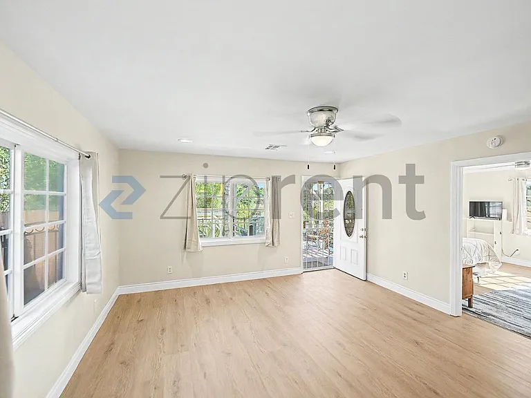 3419 Holyoke Dr — Photo 9