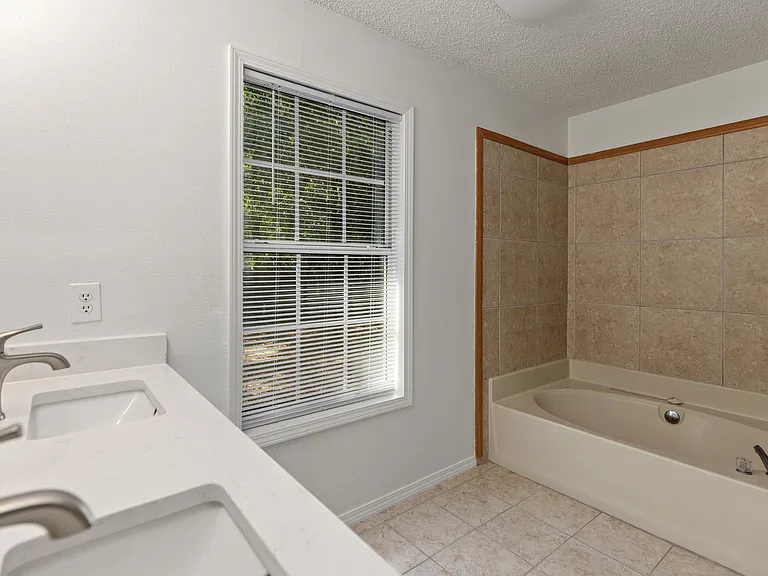 334 Calhoun Ave — Photo 51