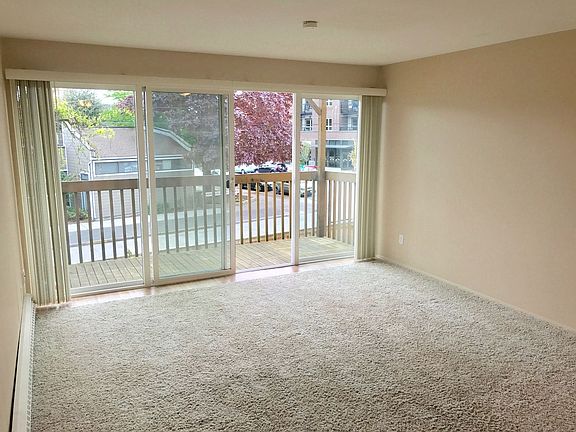 4th image of 6805 & 6811 Woodlawn Ave NE #1-110-32